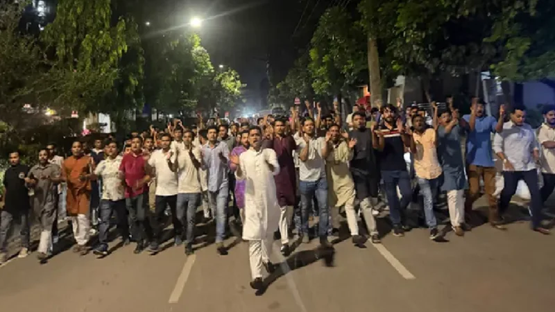 আ.লীগের অপতৎপরতার বিরুদ্ধে রাজধানীতে ছাত্রদলের বিক্ষোভ