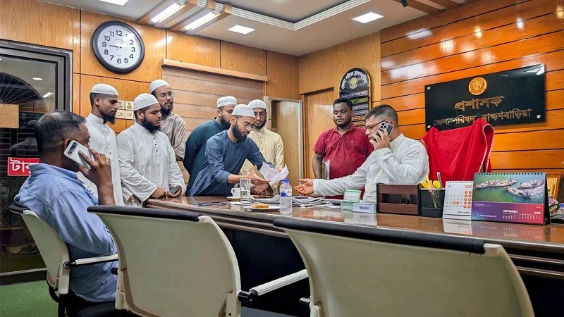 ব্রাহ্মণবাড়িয়ায় কলেজের নবীনবরণে ‘গানের কনসার্ট’ বন্ধের দাবি কওমি শিক্ষার্থীদের