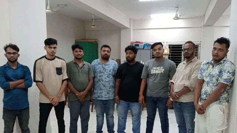গোপনে মিটিং করার সময় উত্তরখানে যুবলীগের ৮ নেতা গ্রেপ্তার